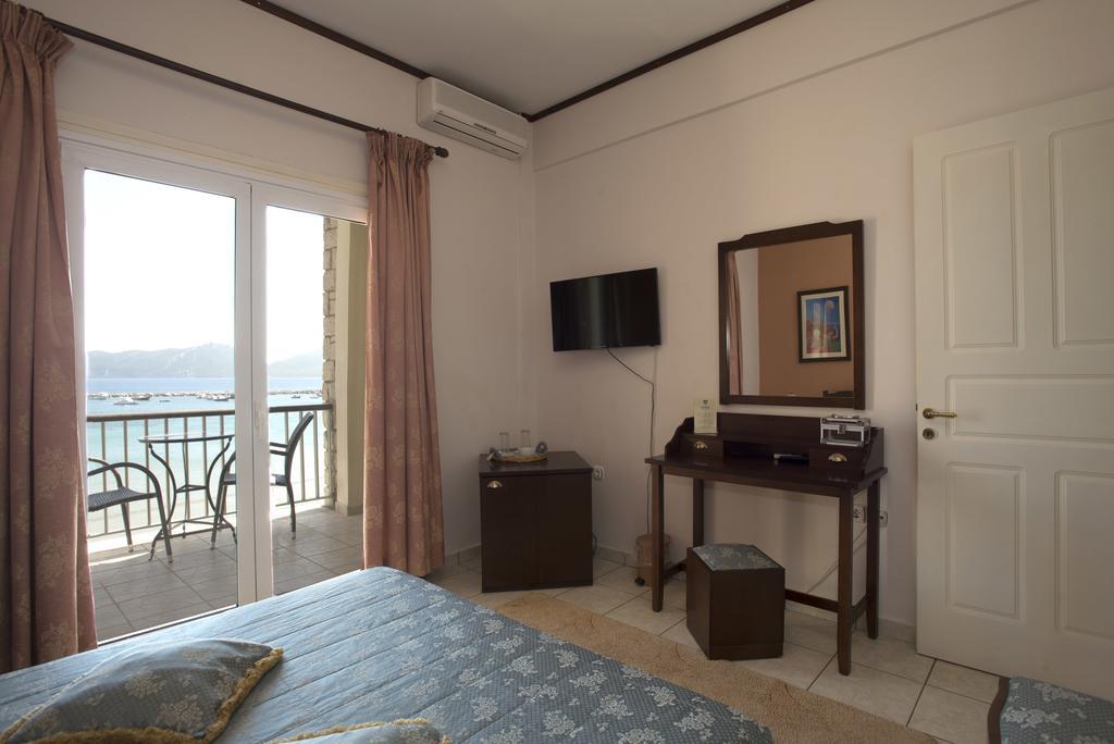 Methoni Beach Hotel ภายนอก รูปภาพ