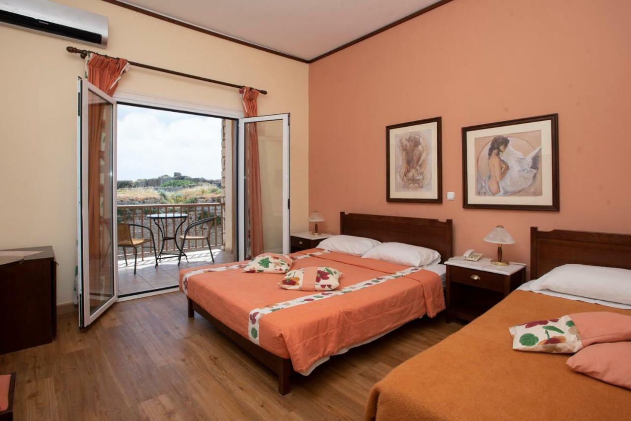 Methoni Beach Hotel ภายนอก รูปภาพ