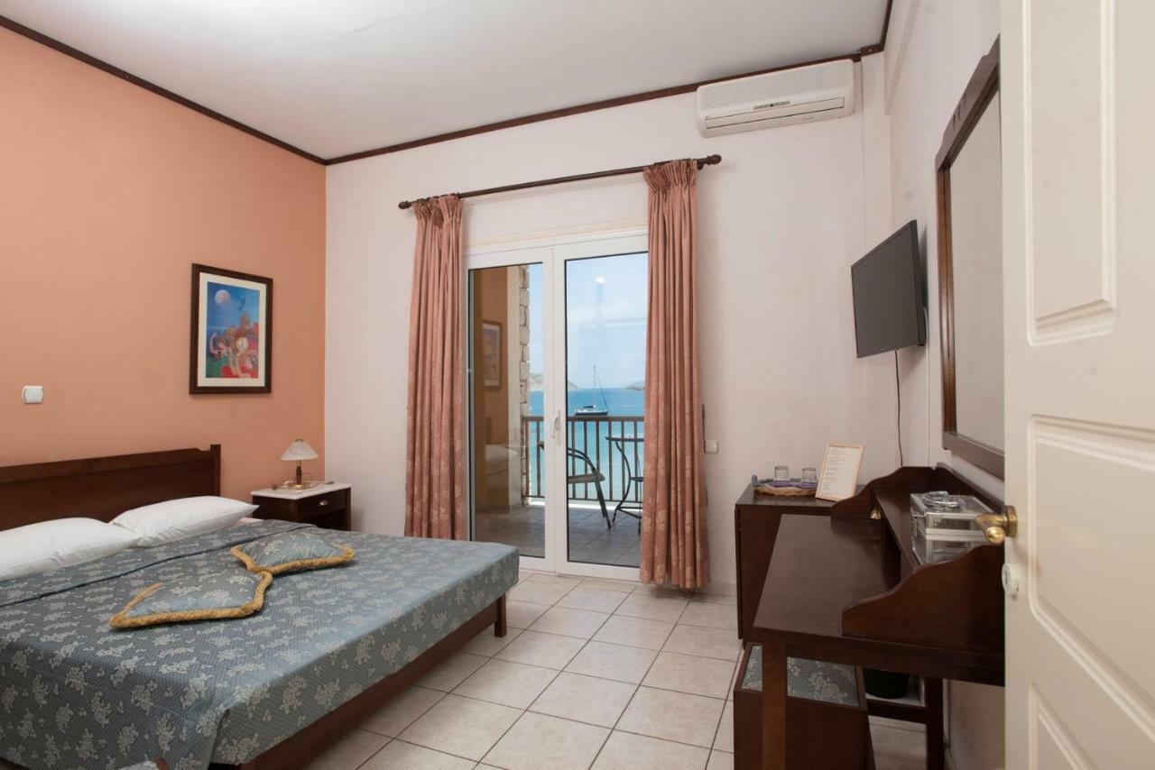 Methoni Beach Hotel ภายนอก รูปภาพ