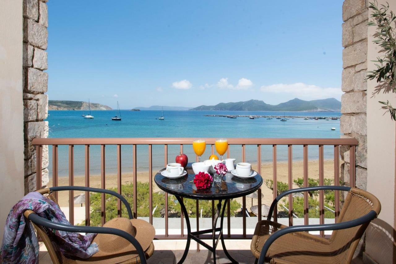 Methoni Beach Hotel ภายนอก รูปภาพ